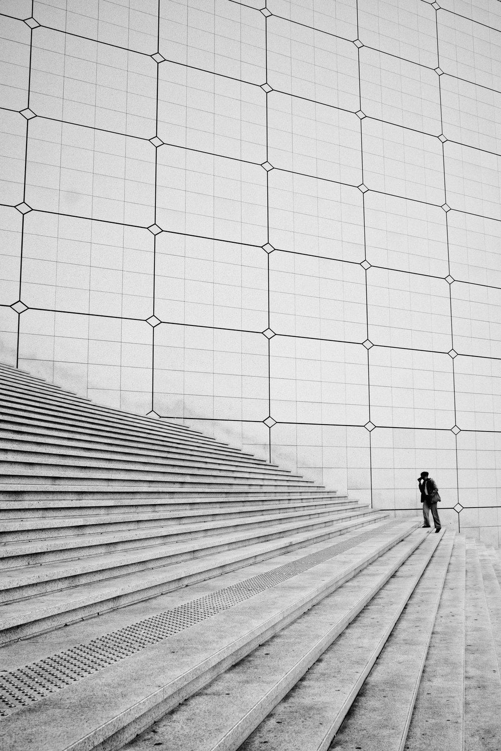 Monumental steps — Human Presence in Geometry